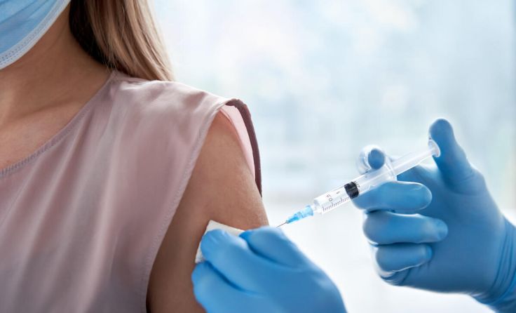 Eine Impfung ist der beste Schutz vor der Krankheit FSME. (Foto: insta_photos - stock.adobe.com)