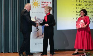 Goldenes Ehrenzeichen für PV-Bezirksvorsitzende Erika Diensthuber