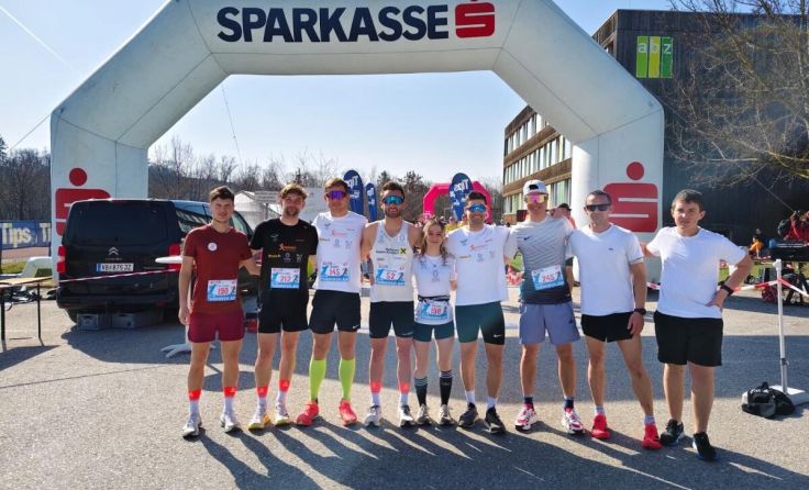 Das Kremstal Running Collective beim Traunuferlauf in Lambach. (Foto: KRC)