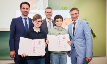 Zwei Schlierbacher Gymnasiasten beim Biber der Informatik ausgezeichnet