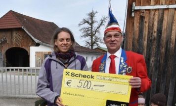 Faschingsgilde Schlierbach spendet 500 Euro für Kindergarten Naturwerkstatt