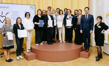 Hak-Hlw-Clusterleiterin Claudia Trinko für lebenslanges Lernen ausgezeichnet worden