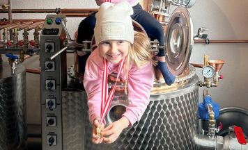 Sonnfeld-Destillerie erzielt Erfolg beim „Goldenen Stamperl“