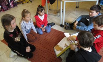 Vorlesen verbindet Generationen: Kindergarten Hellerwiese feierte Vorlesetag