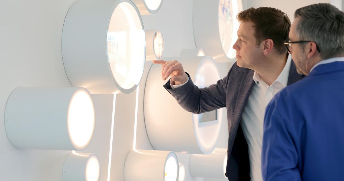Environment Minister Kaineder visits Greiner Bio-One in Kremsmünster