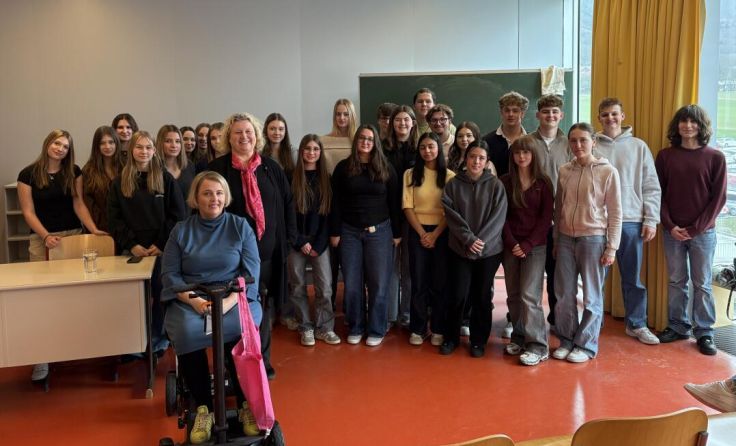 Simone Gruber war zu Besuch an der HAK HLW in Kirchdorf. (Foto: hakhlw Kirchdorf)