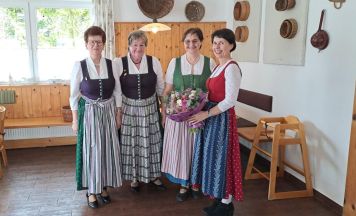 Obfrau-Wechsel bei der Goldhaubengruppe Pettenbach