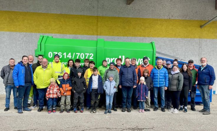 Mitte April waren viele Freiwillige unterwegs - der Umwelt zuliebe. (Foto: Gemeinde Ried/Traunkreis)