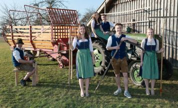 Landjugend Pettenbach lädt zum Bezirksentscheid im Sensenmähen