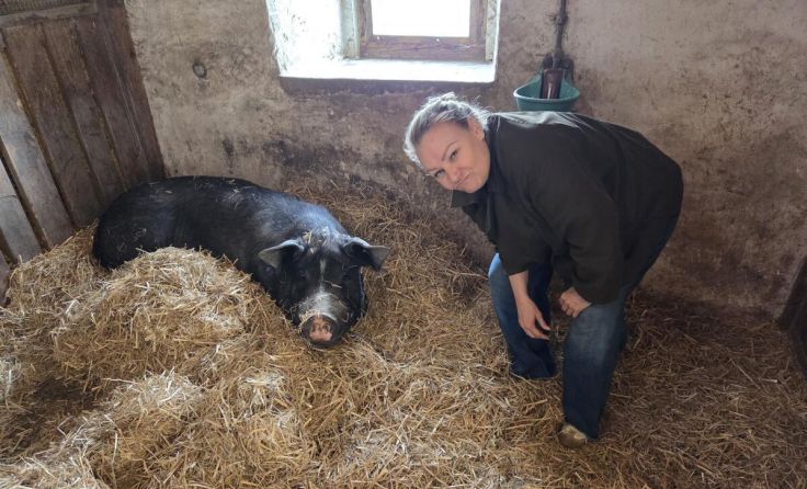 Verena Scheitz zu Besuch im Tierparadies Schabenreith (Foto: Tierparadies Schabenreith/Hofner)