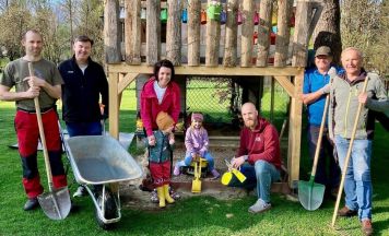 Sandkistenaktion sorgt für Freude bei Familien in Roßleithen