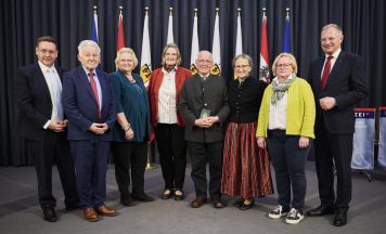 Stelzer ehrt Kirchdorfer Seniorenbund-Obmann mit Verdienstzeichen des Landes OÖ