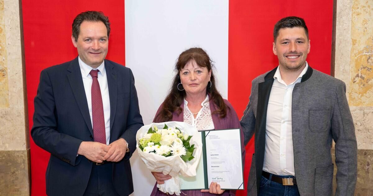 Herbert Sieghartsleitner awarded the title of Economic Advisor