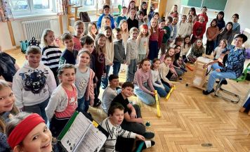 Volksschule Kirchdorf setzt auf Vielfalt, Musik und Bewegung
