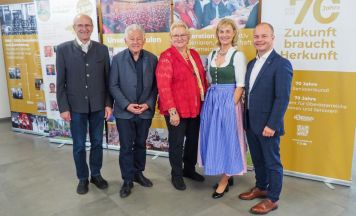 Wanderausstellung „70 Jahre Seniorenbund OÖ“ im Raiffeisen-Forum Kirchdorf eröffnet