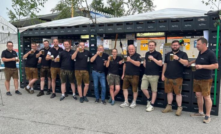 Bei der beliebten Bierkistenbar gibt es alles, was das Hopfenherz begehrt. (Foto: Karlhuber P.)