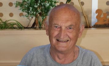 Fotoklub-Ehrenobmann feiert 90. Geburtstag
