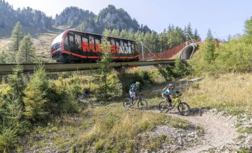 Almfest auf der Wurzeralm und Yoga-Sessions am Schafkogelsee