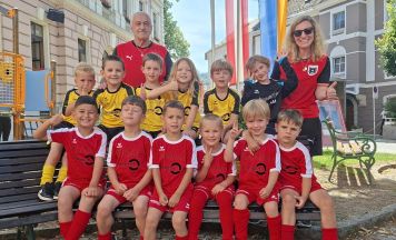 Fußballtraining als Teil des pädagogischen Angebots im Kirchdorfer Kindergarten Hellerwiese