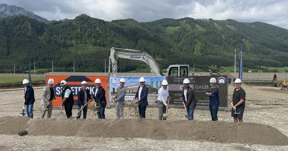 Spatenstich für neues Autohaus in Micheldorf