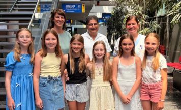 Steinbacher Volksschülerinnen spendeten an die Kinderstation am PEK Steyr