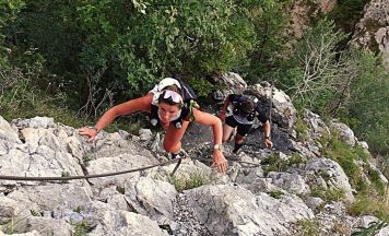 Michaela Mandlbauer-Gösweiner von der LG Kirchdorf holt beim Traunseebergmarathon Rang zwei