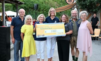 Künstlerinnenfest in Klaus stellt mit mehr als 5.000 Euro neuen Spendenrekord auf