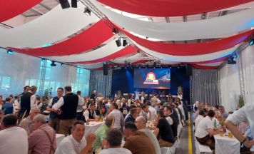 Project Closing Party: Amazon-Auftrag sprengt bei Haidlmair alle Rekorde