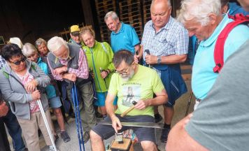 Altbauern erkundeten Roßleithen zu Fuß