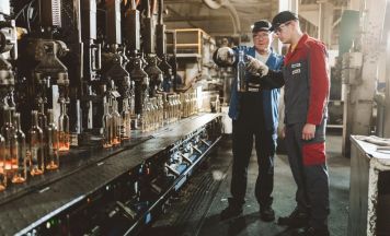 Zweiter Lehrabschluss für Glas-Verfahrenstechniker in Kremsmünster möglich