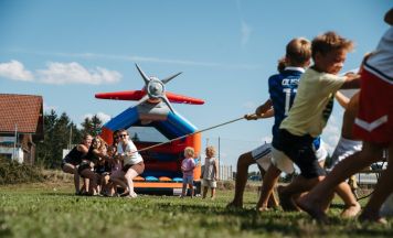 Generationenfest in Oberschlierbach hilft Familie Wolfmayr