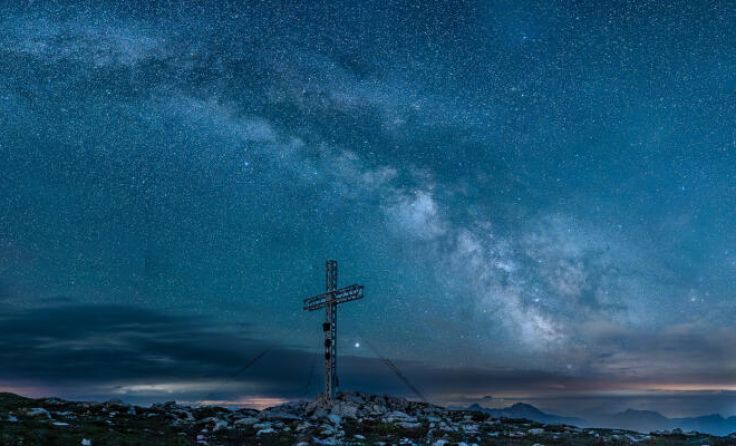 Sternenhimmel über dem Hohen Nock im Nationalpark Kalkalpen (Foto: Thomas Lamplmair)