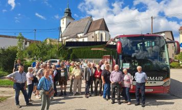 Kirchdorfer Altbauern erkundeten Landwirtschaft und Kultur im Mühlviertel