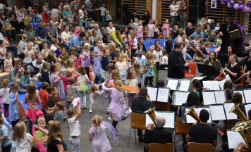 „Wirbelino“ bringt Familien in Kremsmünster zum Mitmachen