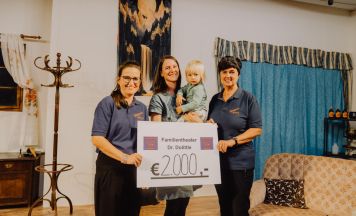 Theatergruppe Nußbach spendet Premierenerlös an Familie Wolfmayr