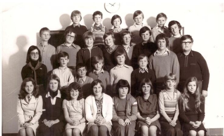 Schülerfoto der 1.- 4. Klasse von 1975-1978 (Foto: Hauptschule Molln / Archiv)
