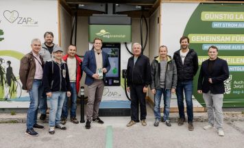 Umweltlandesrat Kaineder besucht Schnelladestelle in Wartberg