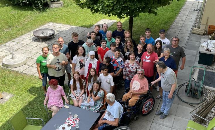 Greiner Mittelschüler besuchten Lebenshilfe-Bewohner (Foto: Lebenshilfe OÖ)
