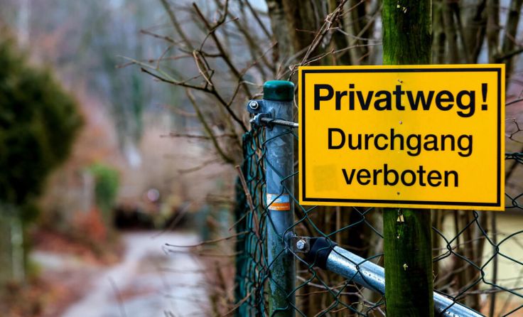 Der Weg muss nach derzeitigem Stand wieder frei gemacht werden. (Foto: OÖN/Volker weihbold)