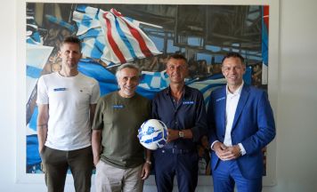 Blau-Weiß Linz hält Trainer Köllner