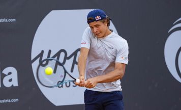 Tennis: Schwärzler besiegt ehemaligen Top-Ten-Spieler
