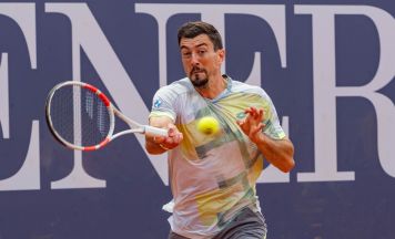 Sebastian Ofner besiegt Tennislegende Stan Wawrinka