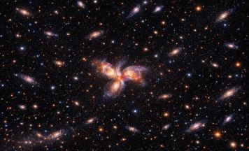 Rätsel früh nach dem Urknall auftretender Riesengalaxien: Neue Daten stützen schnellen Aufbau