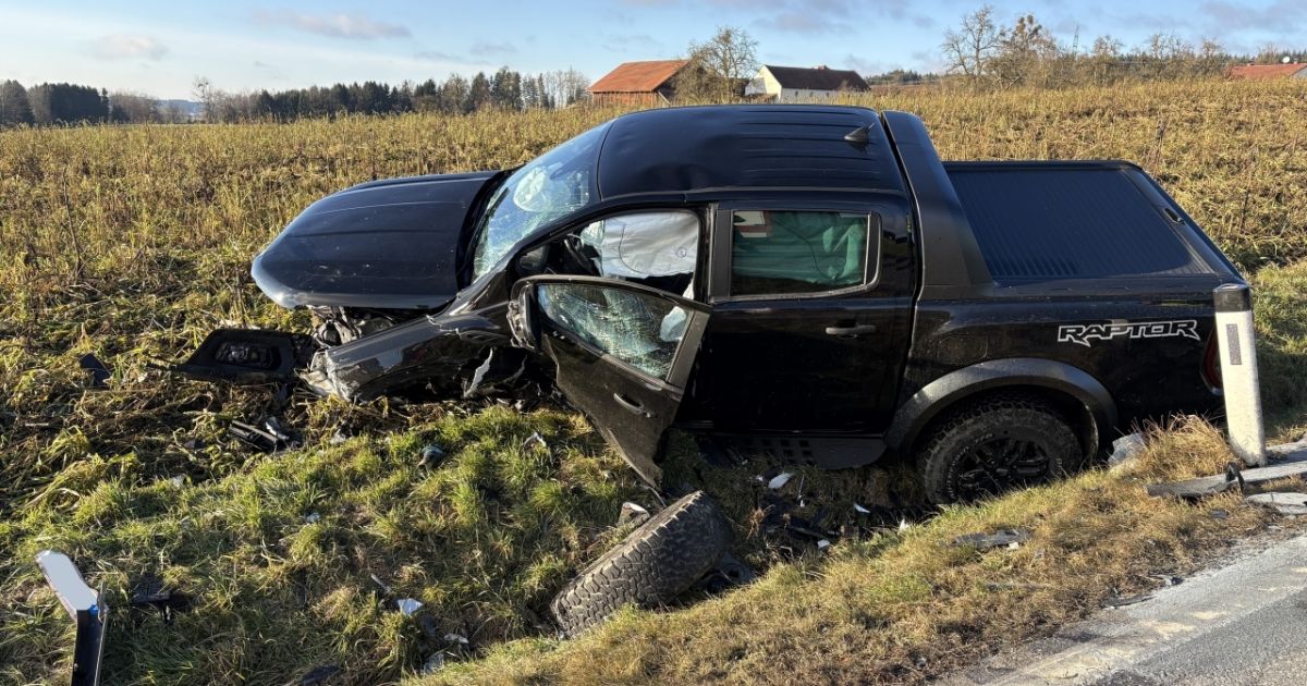 Seven injured, including three children, in accident in Neuhofen im ...