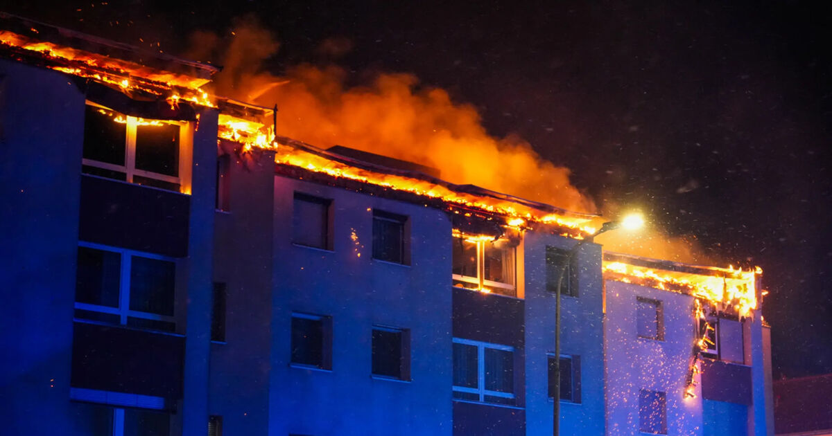 Großbrand in Wohnanlage in Traun in der Silvesternacht