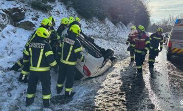 Autounfall am Neujahrstag in Hellmonsödt