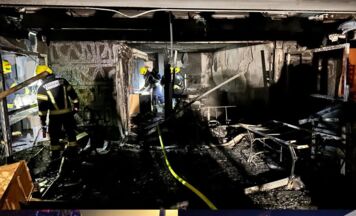 Pyrotechnik löste Brand in Mehrparteienhaus in Ennsdorf aus