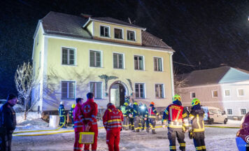 Feuerwehr bei Dachgeschossbrand in Gutau im Einsatz