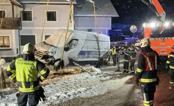 Fahrzeugbergung im Katzgraben in Altenberg