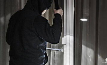 Bewohner stoppt zwei Einbrecher in Wartberg ob der Aist